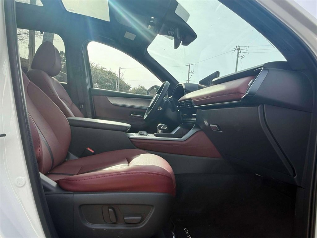 Certified 2025 MAZDA CX-70 Plug-In Hybrid w/ Premium Plus image 13