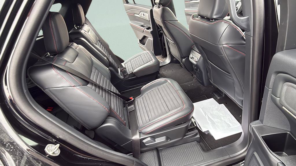New 2026 Ford Explorer ST-Line w/ ST-Line Street Pack image 34