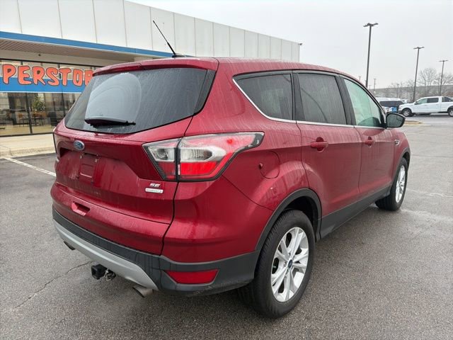 Used 2017 Ford Escape SE image 3