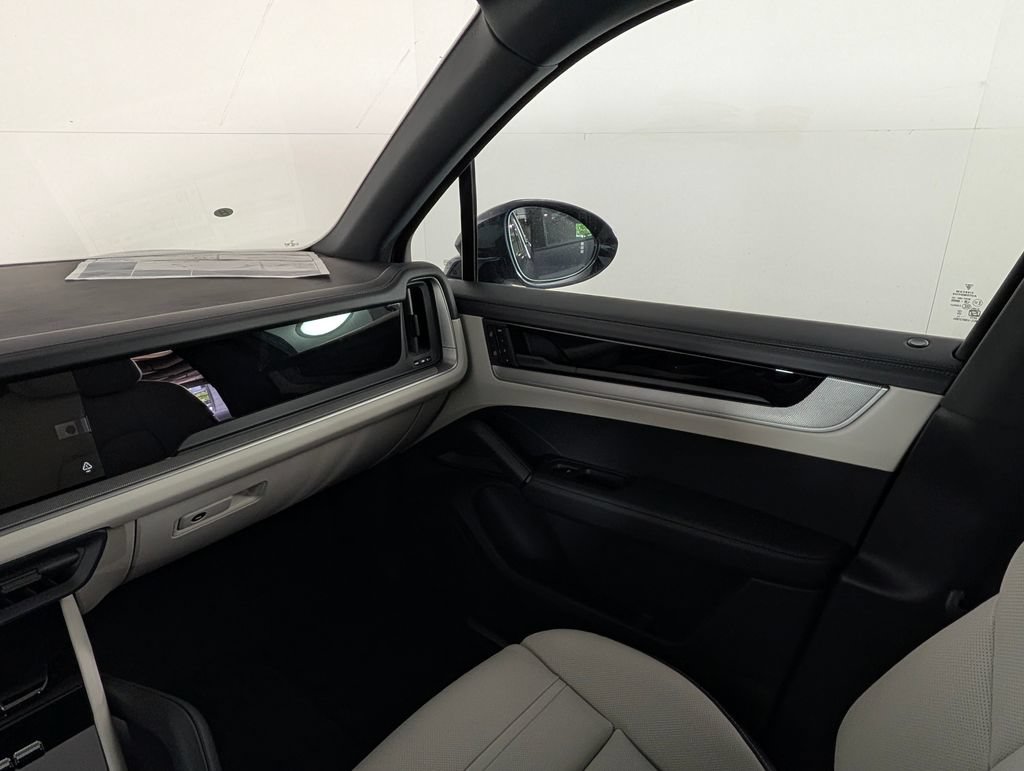 New 2026 Porsche Cayenne AWD/4WD image 23