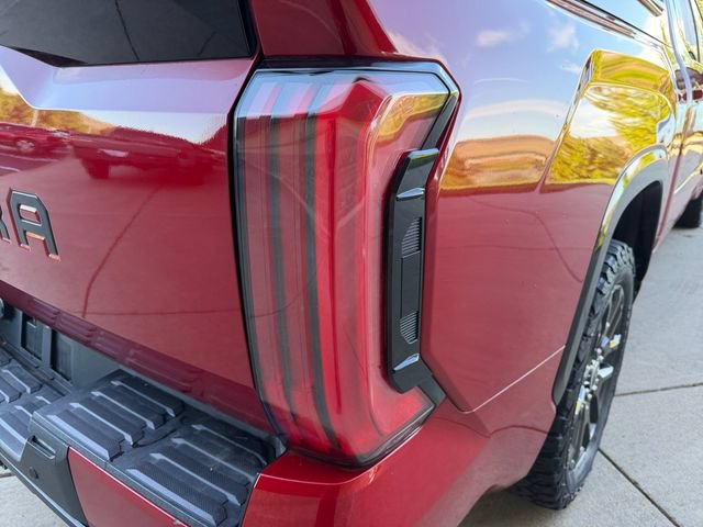 Certified 2022 Toyota Tundra Platinum w/ Advanced Package AWD/4WD image 23