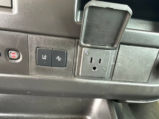 Used 2025 Chevrolet Express 3500 LT w/ LT Preferred Equipment Group RWD image 24