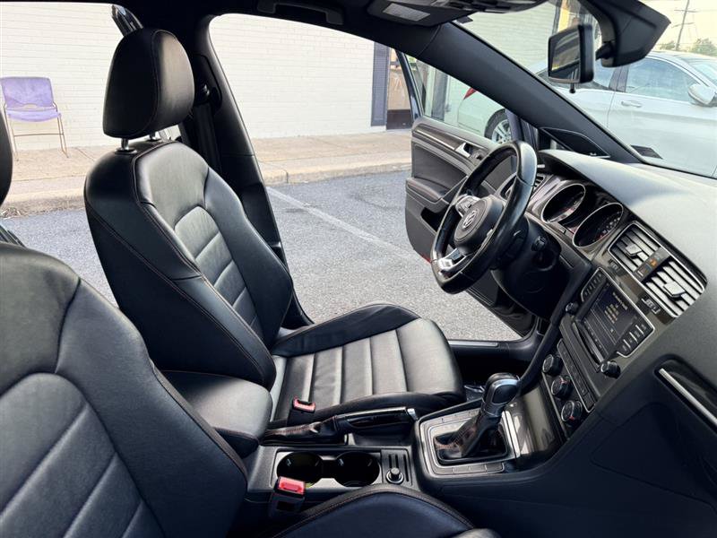 Used 2017 Volkswagen GTI SE FWD image 20
