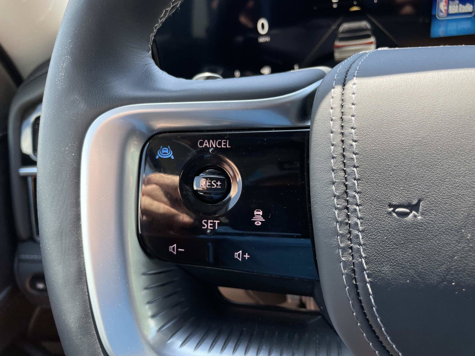 Used 2025 INFINITI QX80 Sensory AWD/4WD image 23