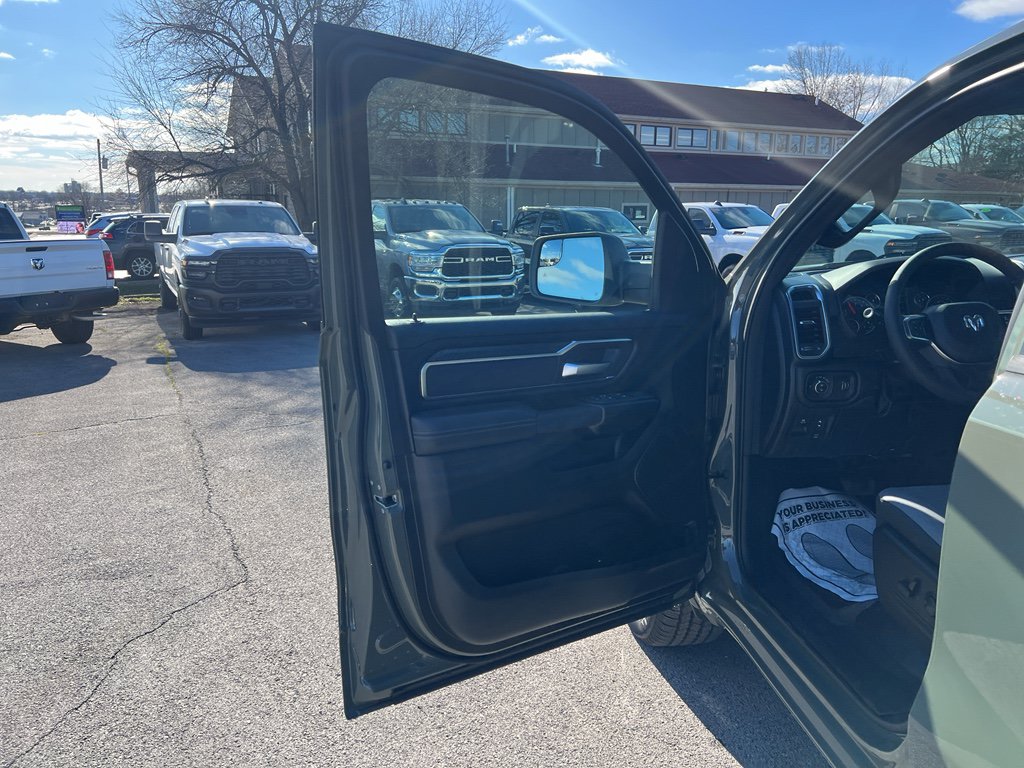 New 2026 RAM 1500 Big Horn AWD/4WD image 16
