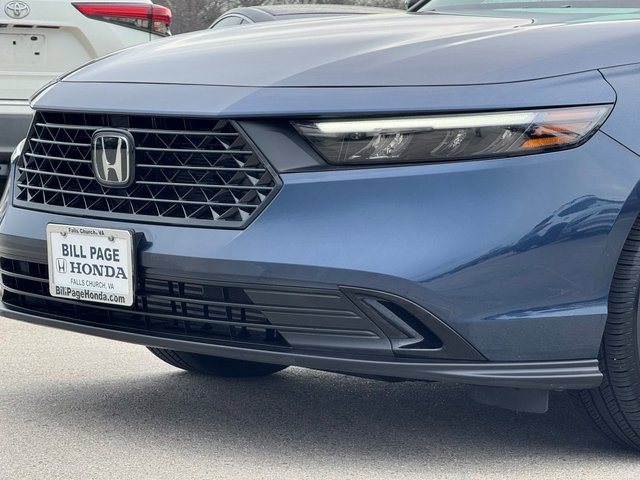 Certified 2025 Honda Accord SE image 3