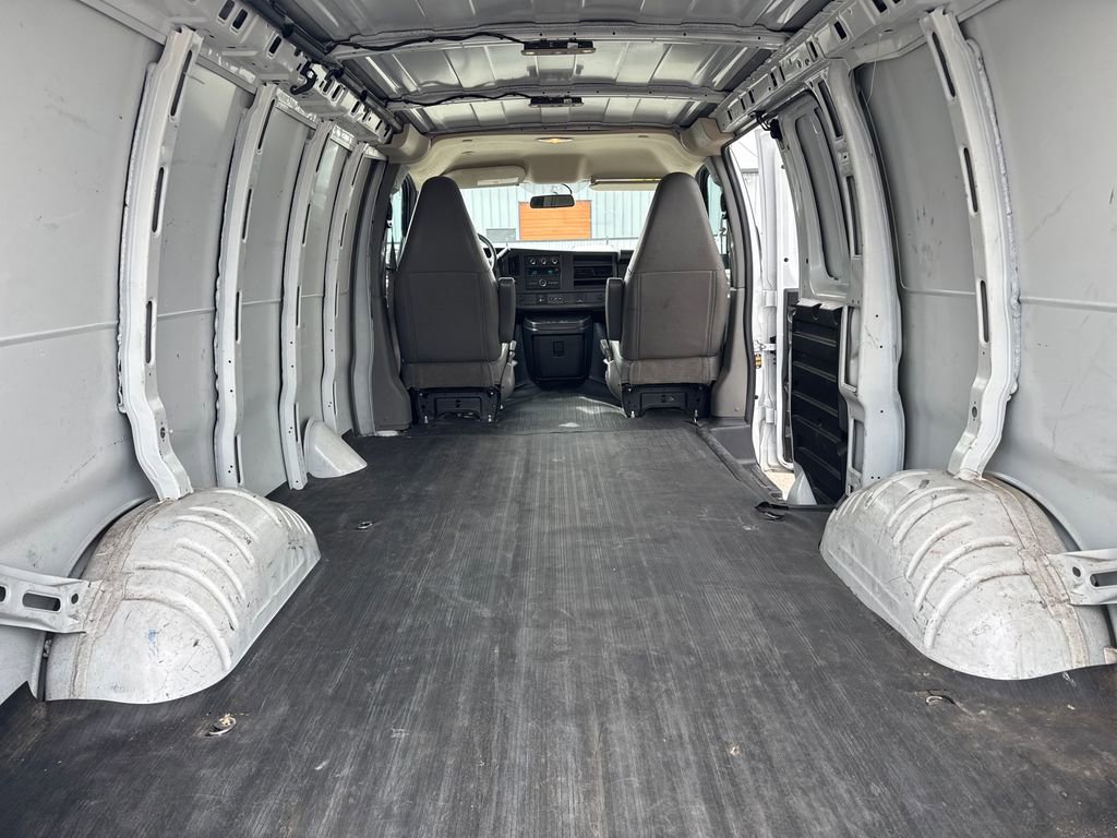 Used 2024 GMC Savana 2500 w/ Driver Convenience Package image 22