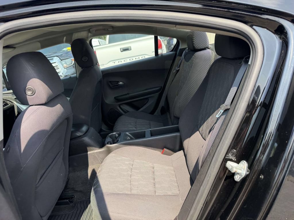 Used 2013 Chevrolet Volt FWD image 9