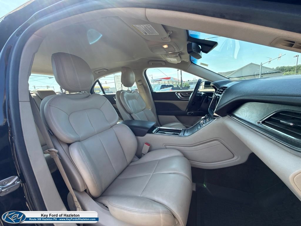 Used 2018 Lincoln Continental Premiere AWD/4WD image 42