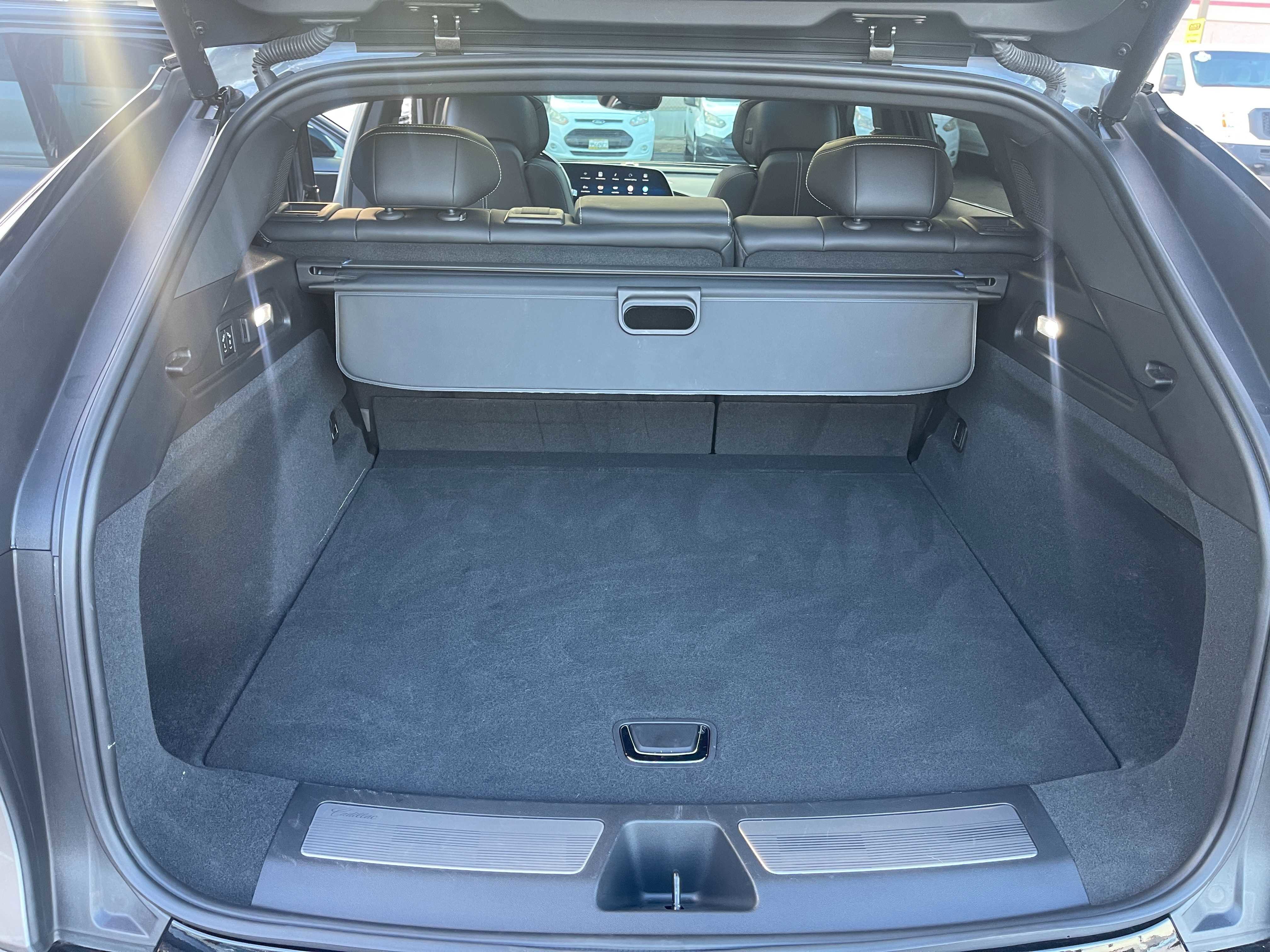 Used 2024 Cadillac Lyriq Sport image 10