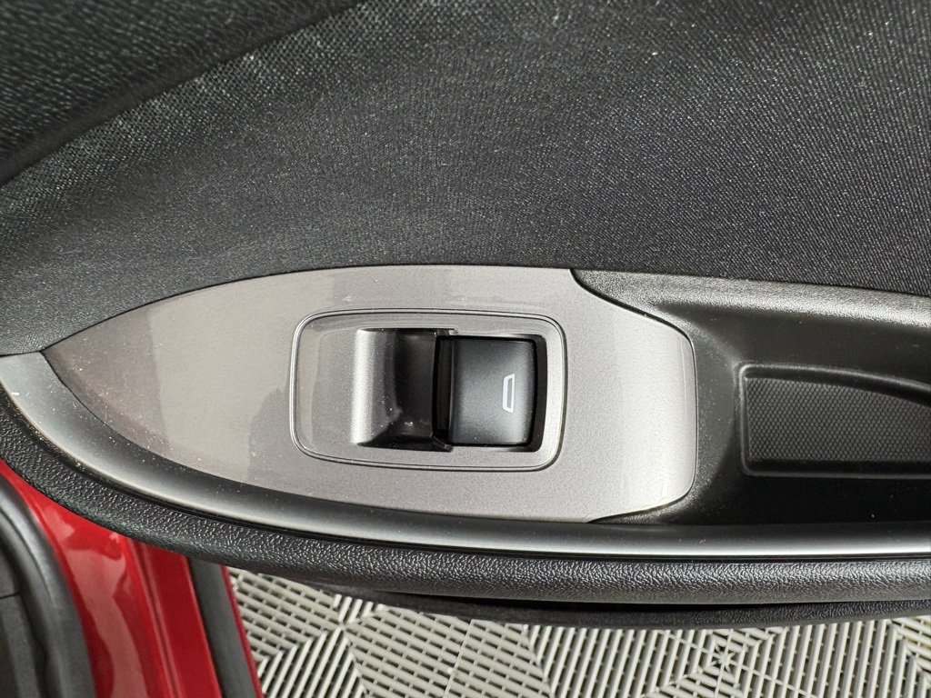 Used 2022 Chevrolet Malibu LT image 40