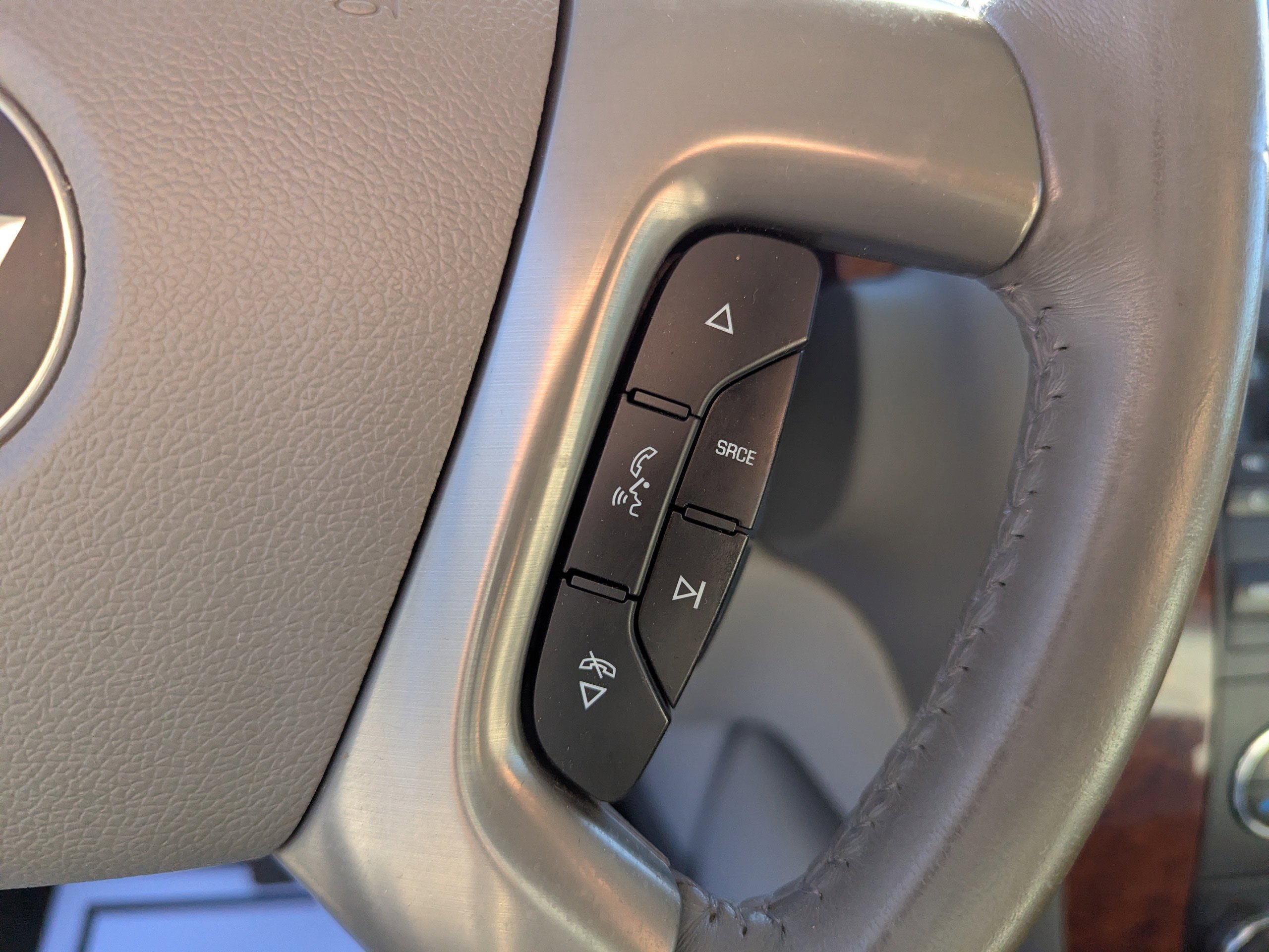 Used 2013 Chevrolet Avalanche LT w/ All-Star Edition AWD/4WD image 17