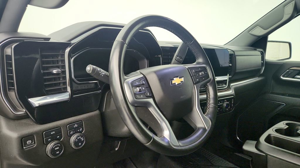 Used 2024 Chevrolet Silverado 1500 LT w/ Protection Package AWD/4WD image 14