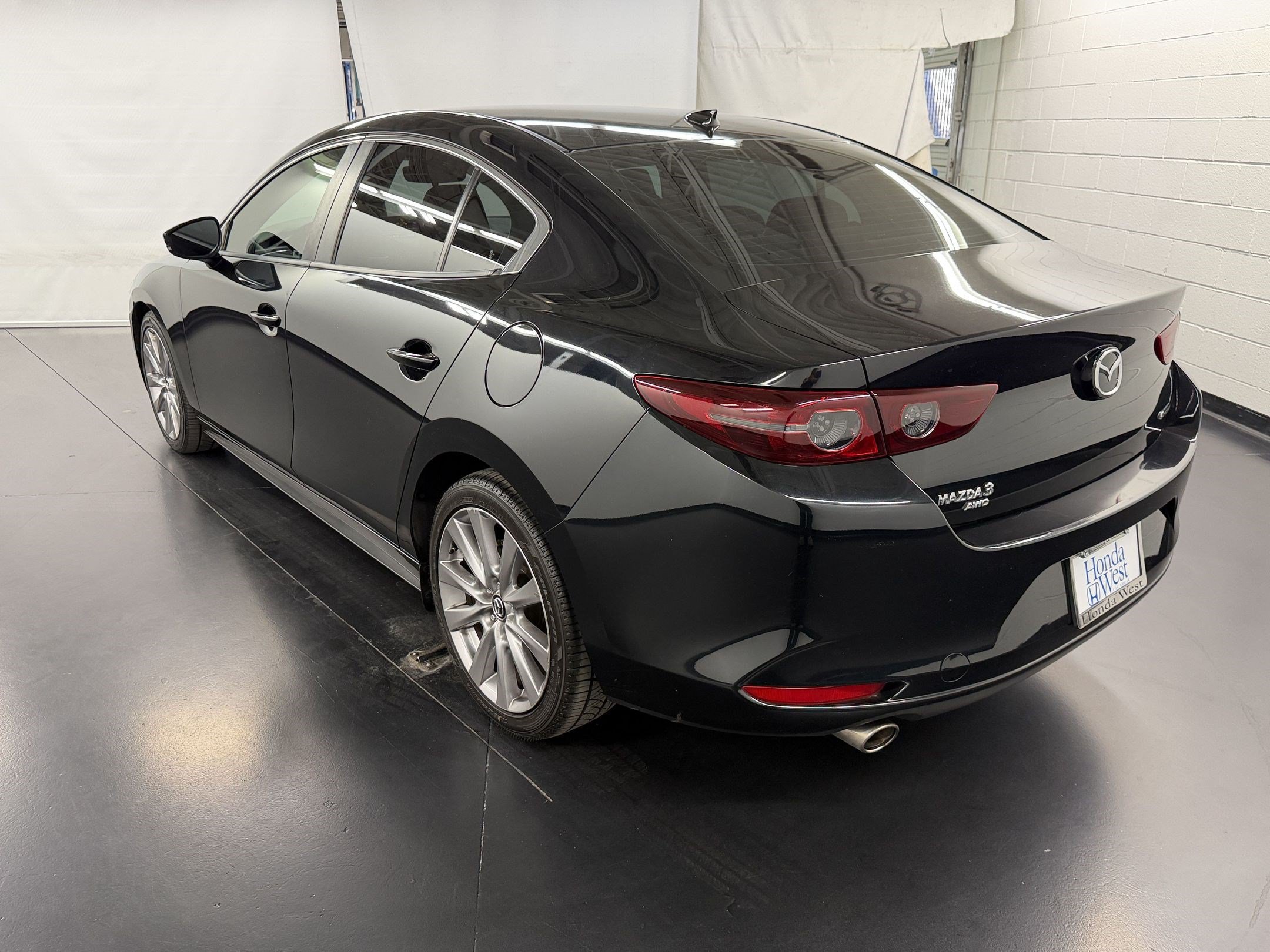 Used 2020 MAZDA MAZDA3 AWD Sedan w/ Preferred Package image 3