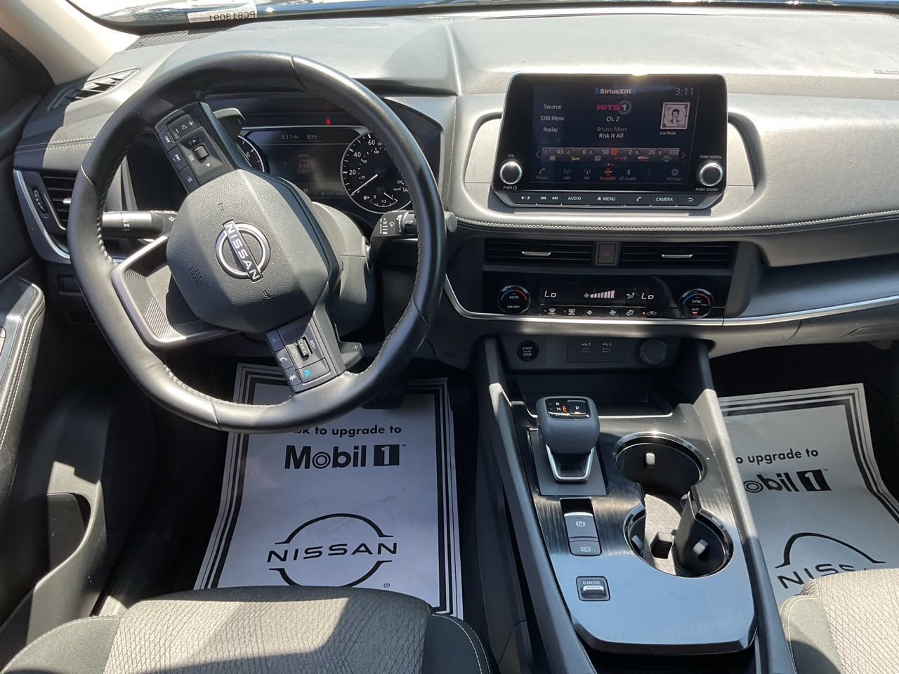 Used 2025 Nissan Rogue SV FWD image 16
