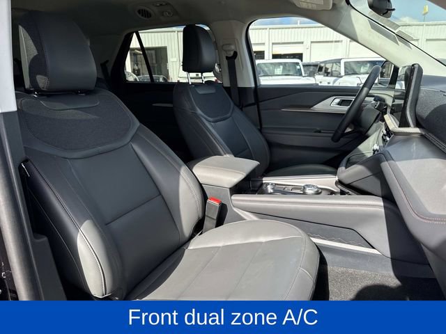 Used 2025 Ford Explorer Active w/ Active Comfort Package image 12