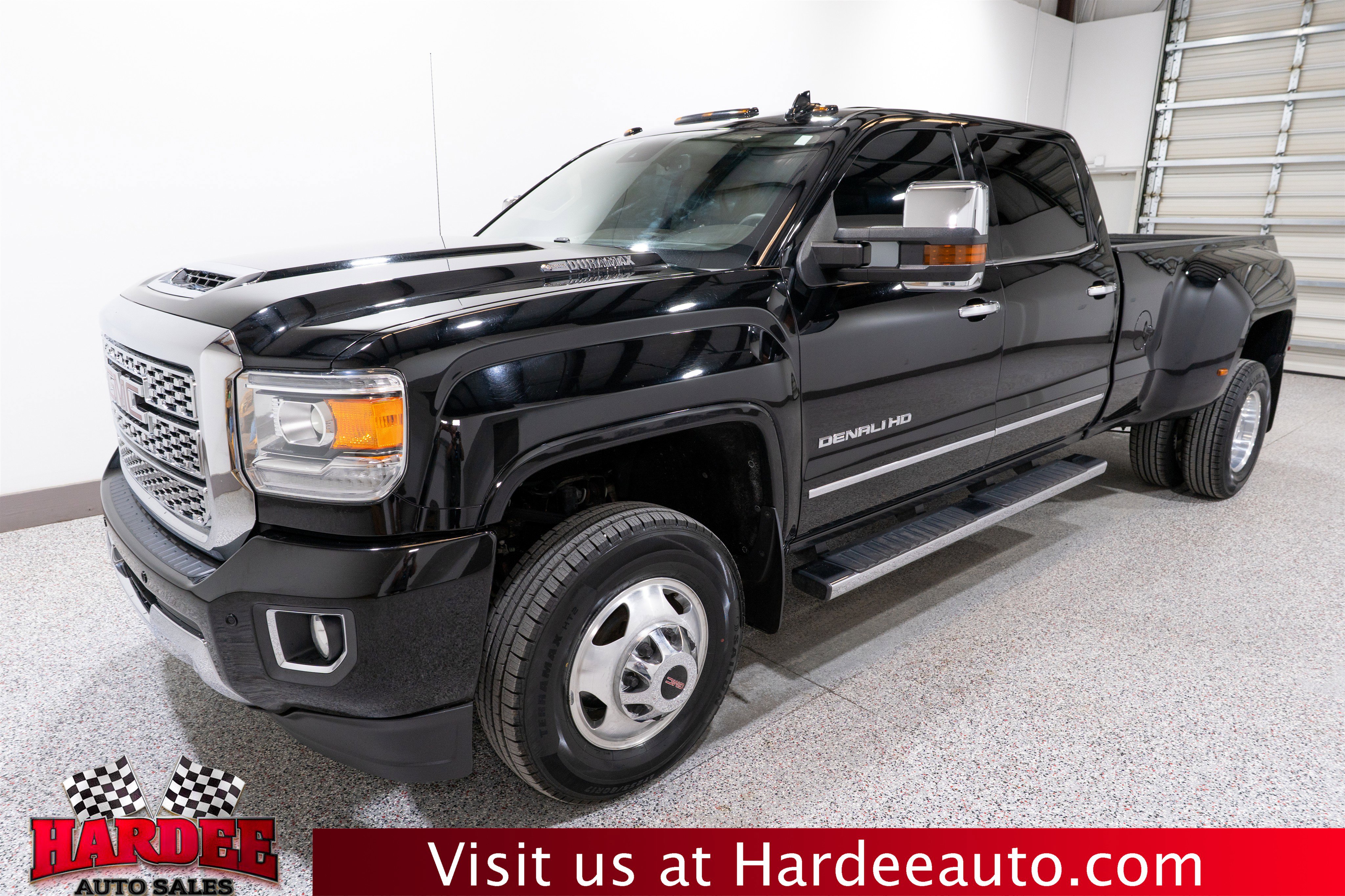 Used 2018 GMC Sierra 3500 Denali w/ Duramax Plus Package AWD/4WD image 2