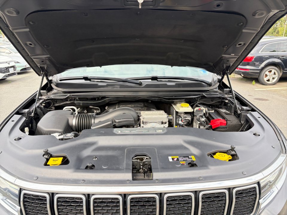 Used 2022 Jeep Wagoneer Series II AWD/4WD image 16