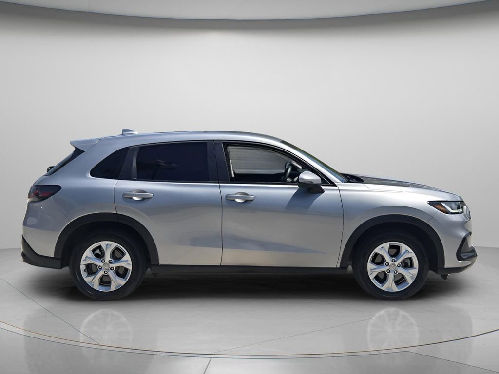 Certified 2023 Honda HR-V LX image 3
