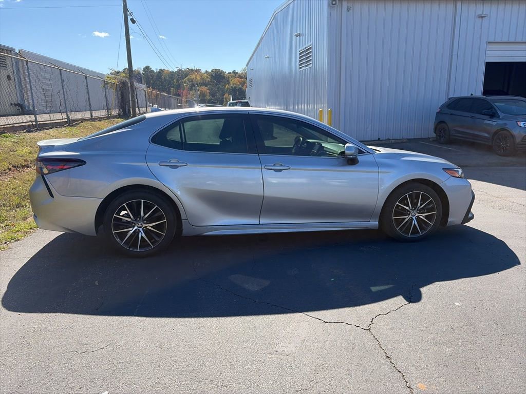Used 2023 Toyota Camry SE image 8