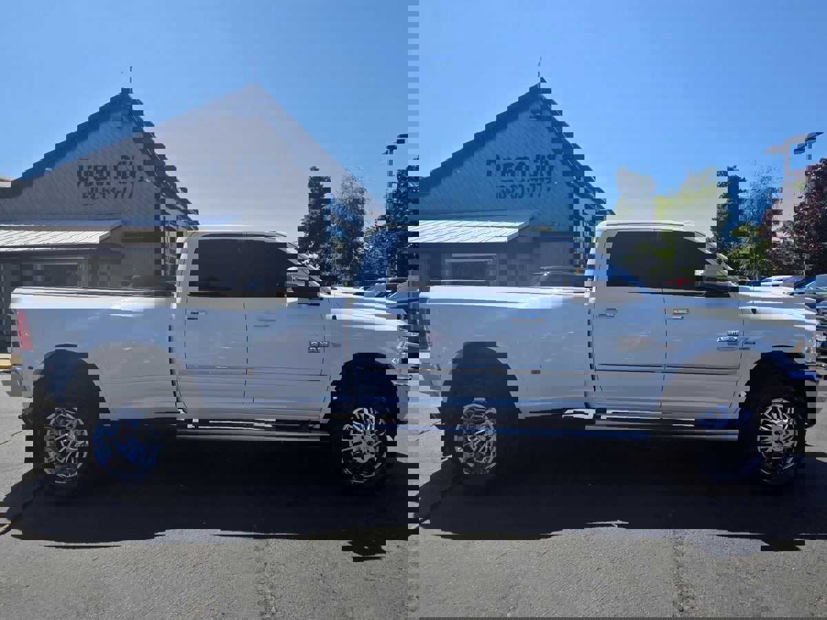 Used 2017 RAM 3500 Laramie Longhorn image 2