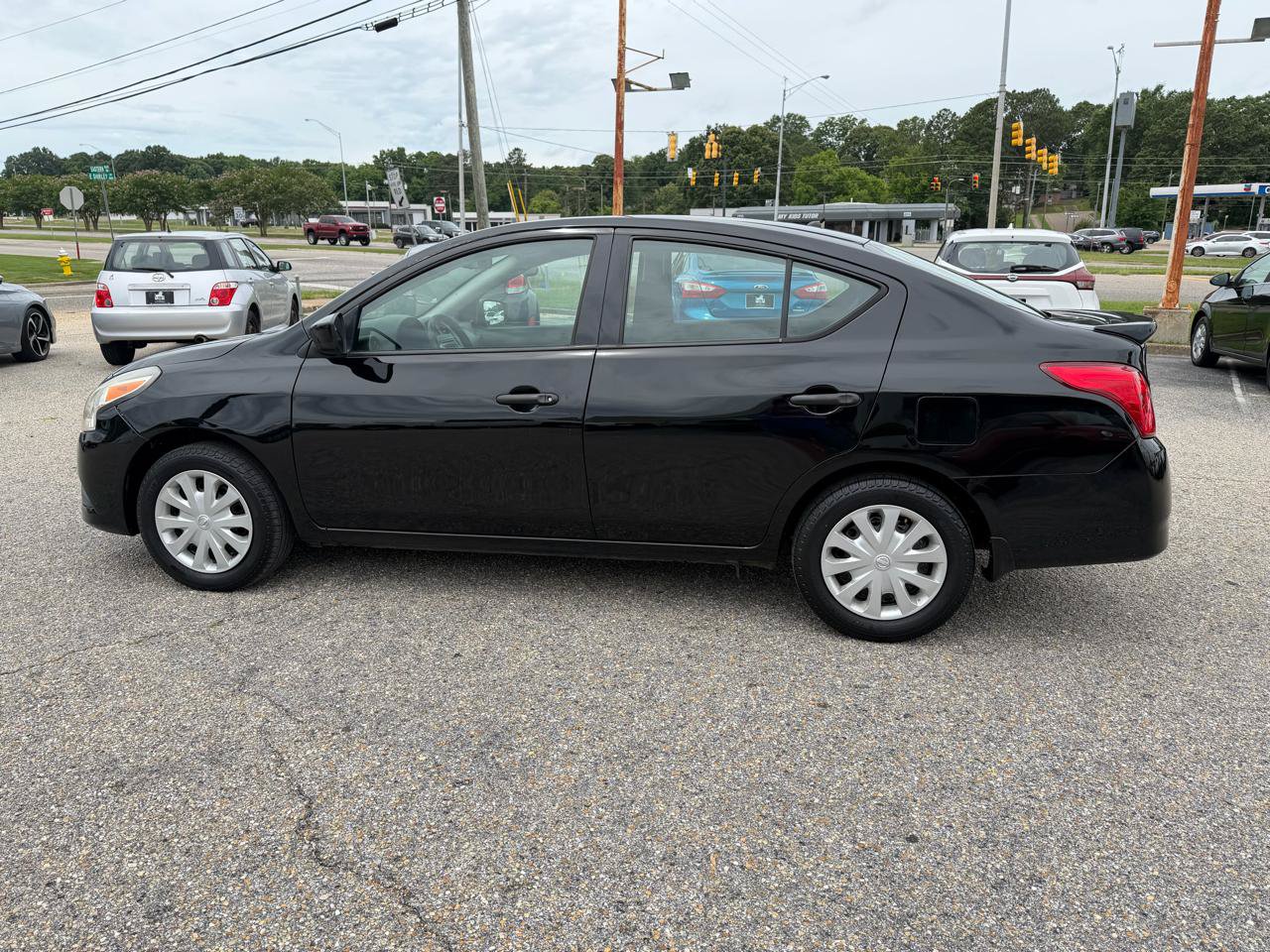 Used 2017 Nissan Versa S Plus FWD image 12