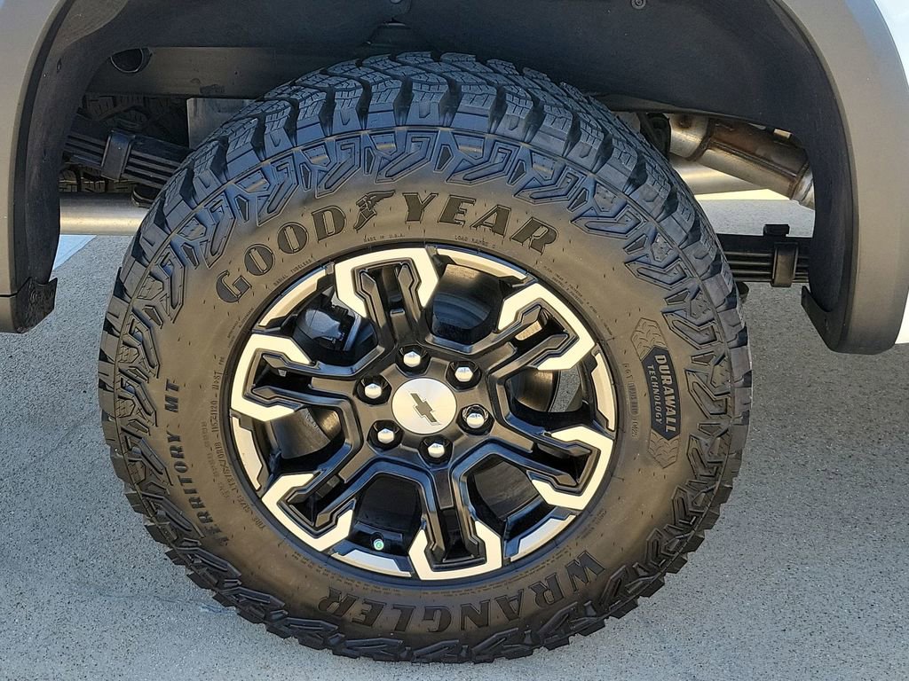 Used 2025 Chevrolet Silverado 1500 ZR2 w/ Technology Package image 34