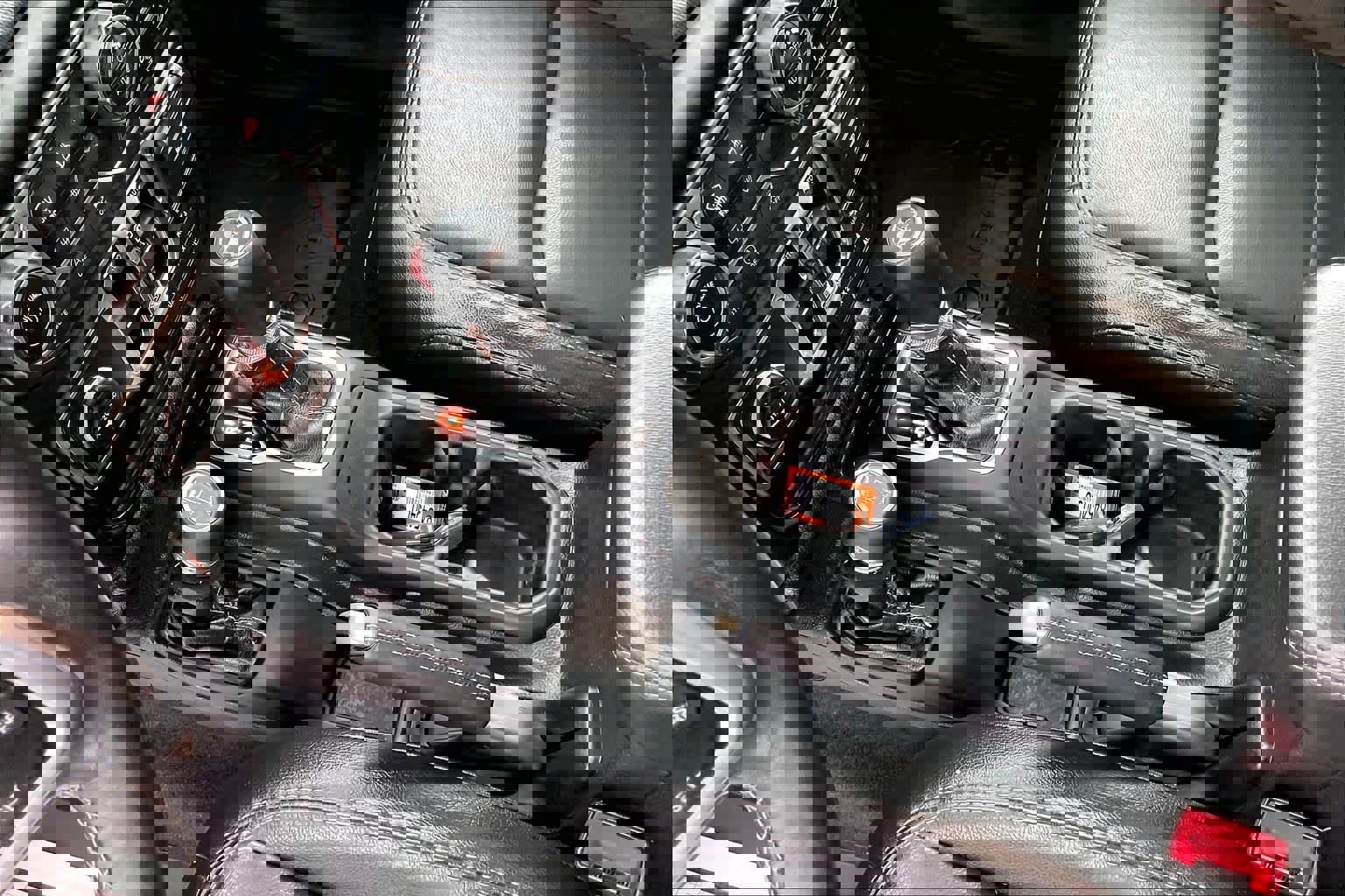 Used 2019 Jeep Wrangler Unlimited Sahara image 20