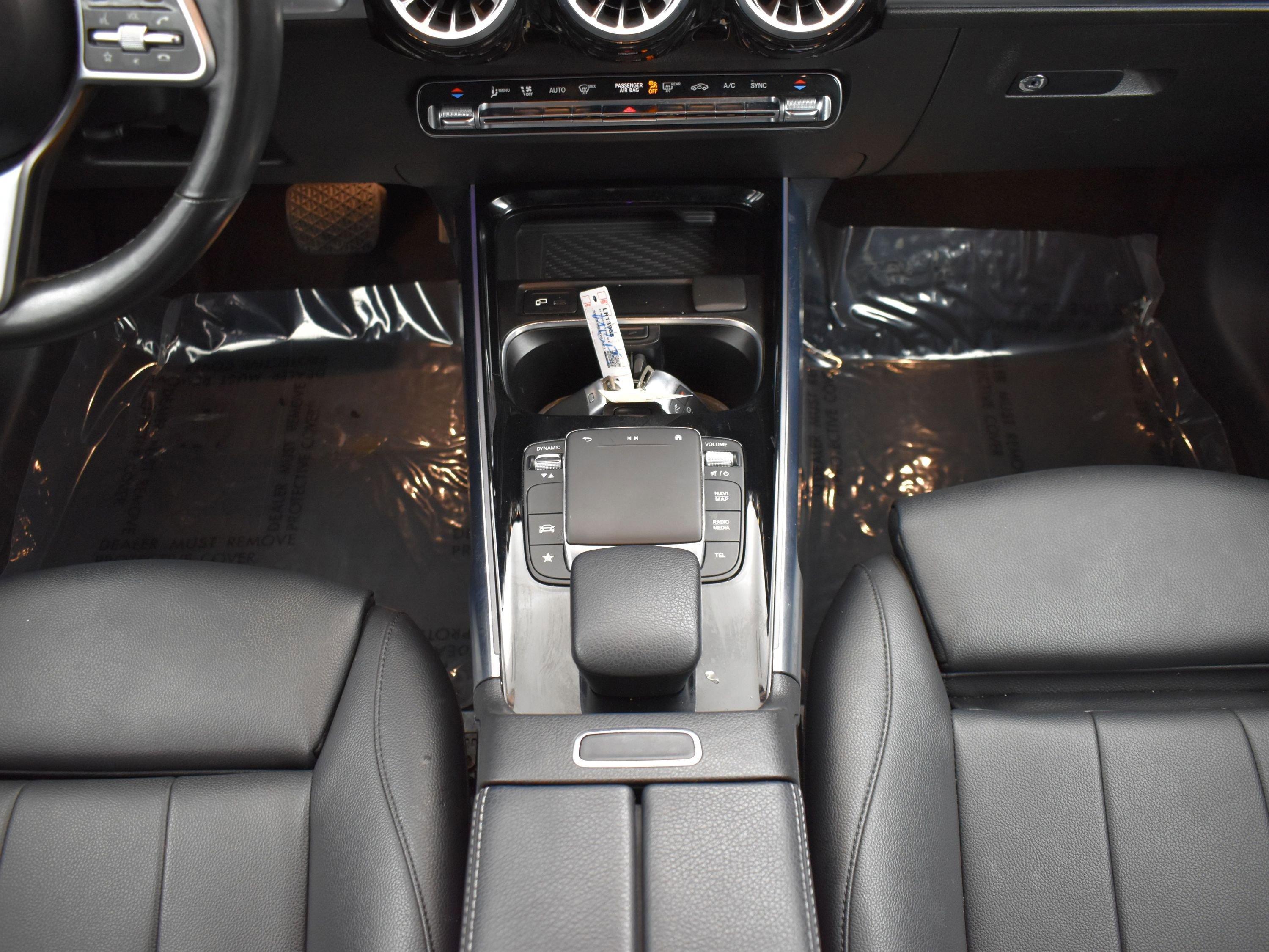 Used 2021 Mercedes-Benz GLB 250 4MATIC w/ Premium Package image 14