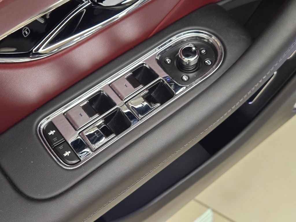 Certified 2023 Bentley Flying Spur V8 AWD/4WD image 31