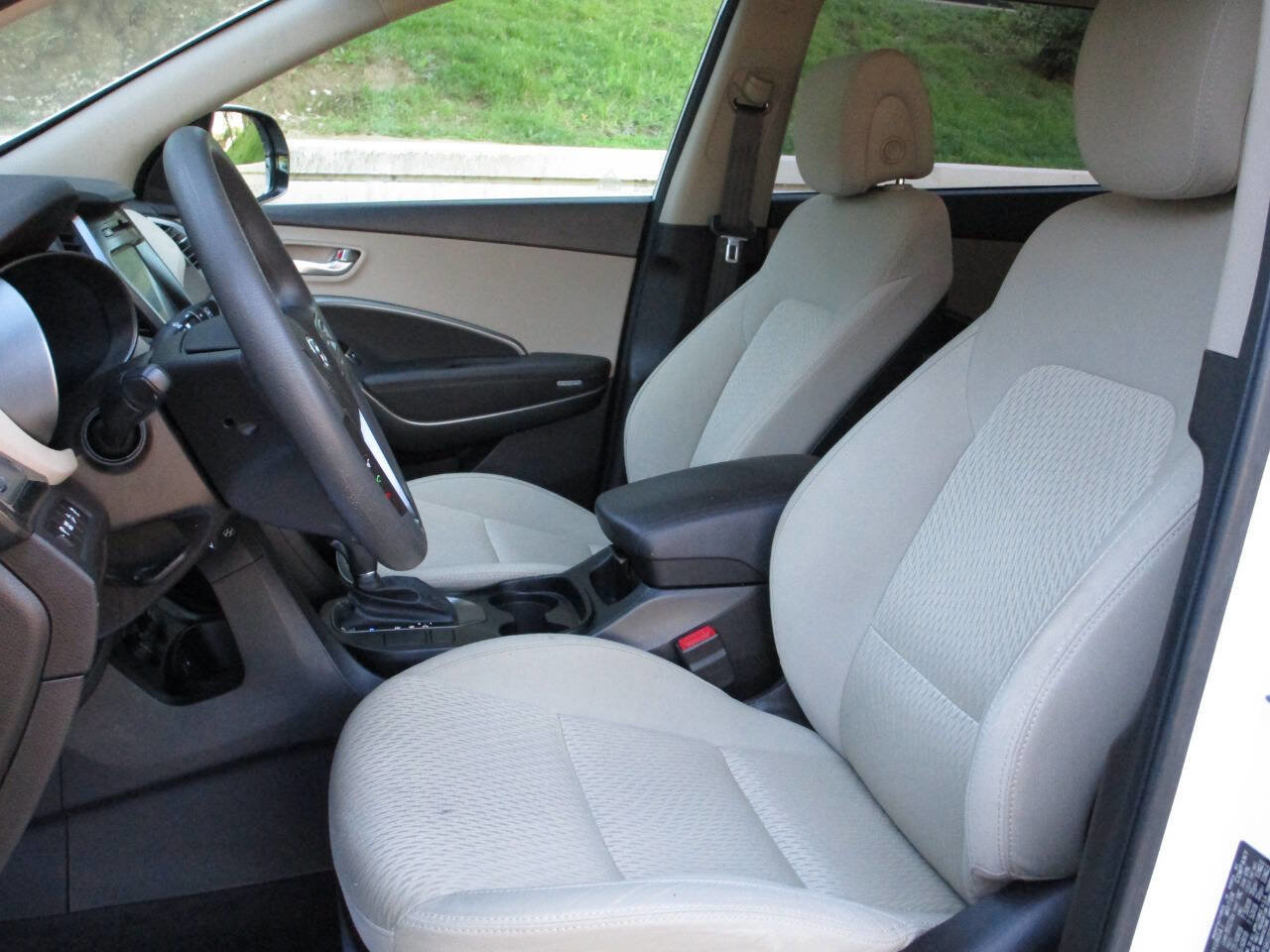 Used 2019 Hyundai Santa Fe XL SE w/ Cargo Package FWD image 8