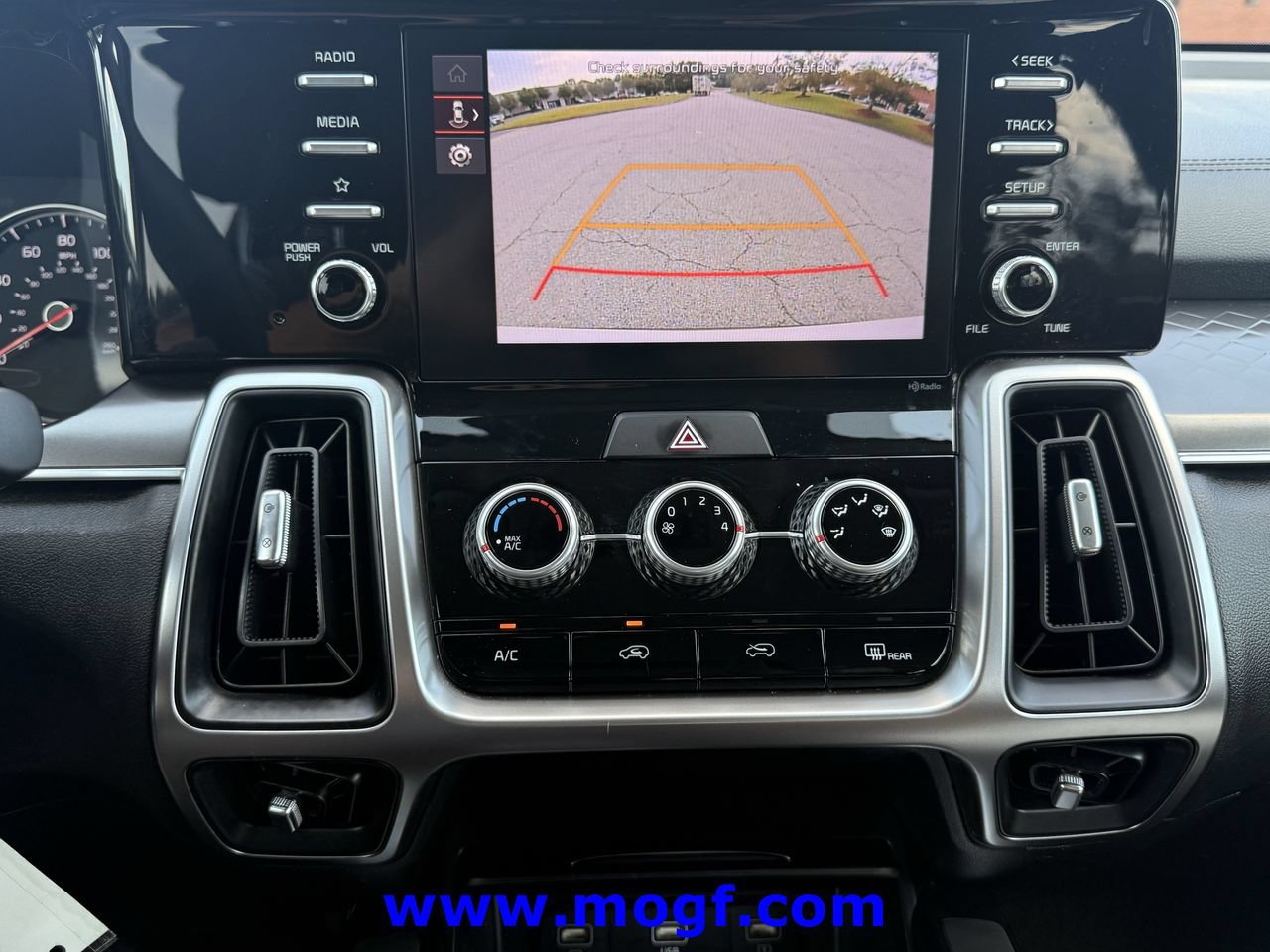 Used 2023 Kia Sorento LX FWD image 8