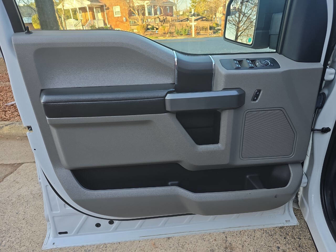 Used 2019 Ford F150 XLT image 10