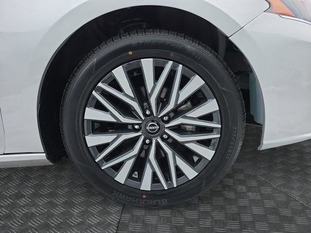 Used 2024 Nissan Altima 2.5 SV image 34