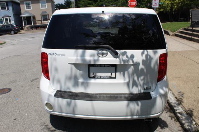 Used 2009 Scion xB FWD image 6