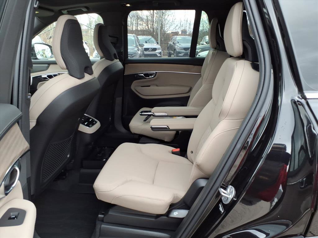Used 2026 Volvo XC90 B6 Plus w/ Protection Package AWD/4WD image 12