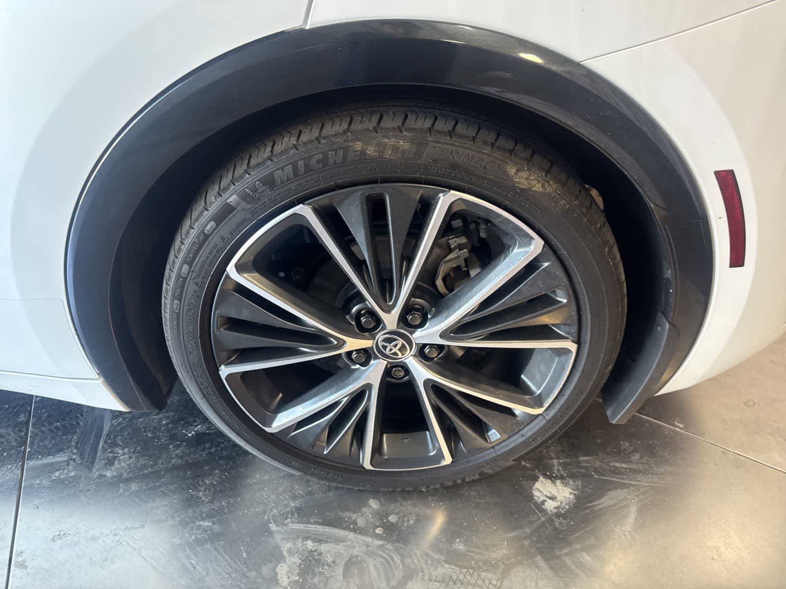 Used 2025 Toyota Prius XLE FWD image 10
