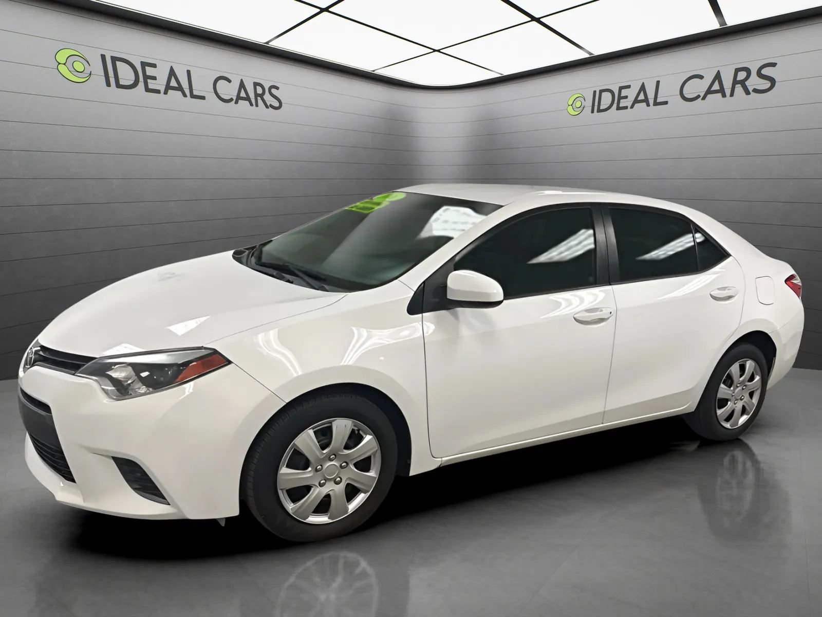 Used 2016 Toyota Corolla LE FWD image 1
