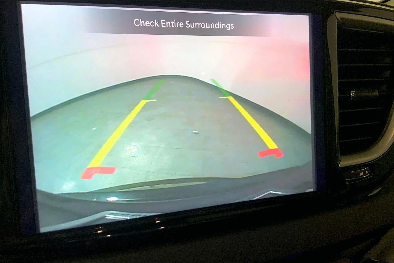 Used 2024 Chrysler Pacifica Touring-L FWD image 21
