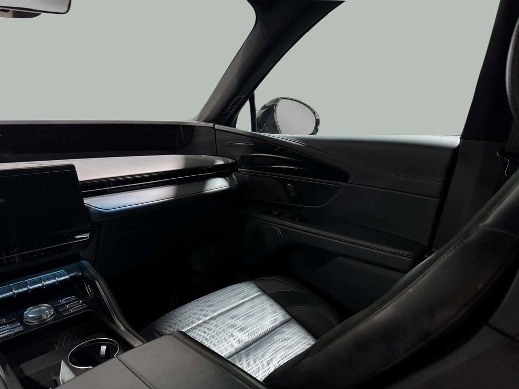 Certified 2024 Lincoln Nautilus Reserve w/ Jet Appearance Package (87T) AWD/4WD image 22