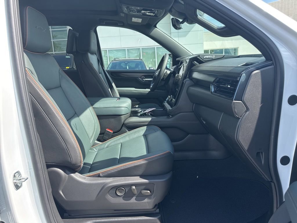 New 2026 GMC Yukon XL AT4 w/ AT4 Premium Plus Package AWD/4WD image 19