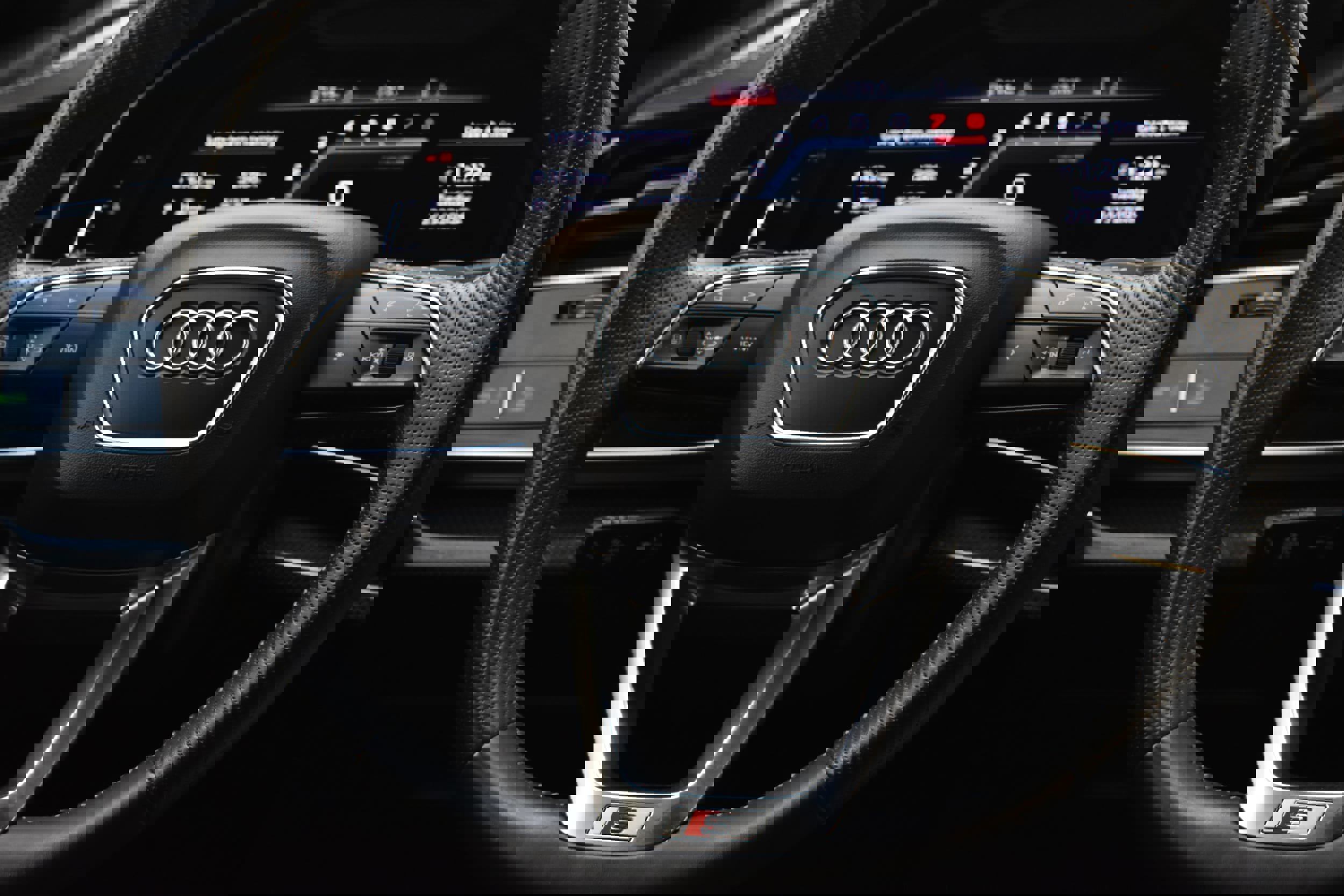 Used 2020 Audi SQ8 Prestige w/ Prestige Package image 32