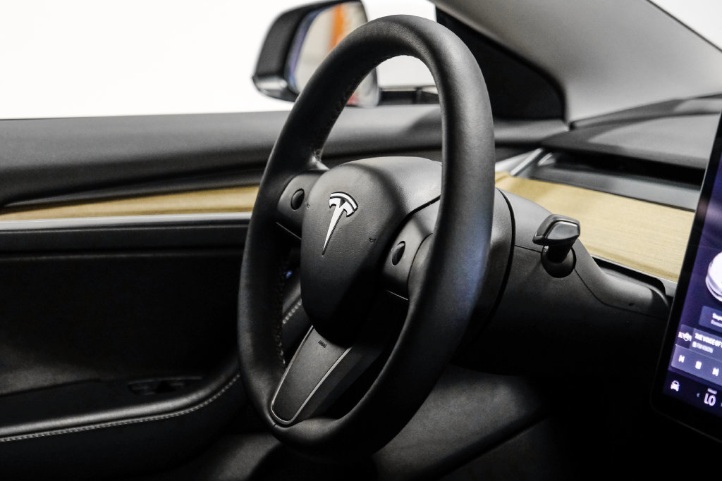 Used 2021 Tesla Model 3 Standard Range Plus RWD image 15