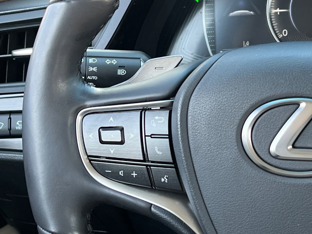 Used 2024 Lexus ES 350 Ultra Luxury w/ Accessory Package (Z2) image 19
