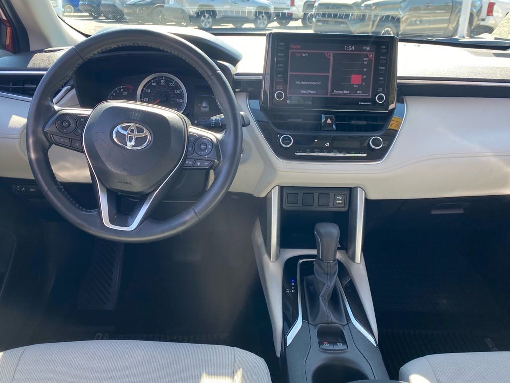 Used 2022 Toyota Corolla Cross LE image 9