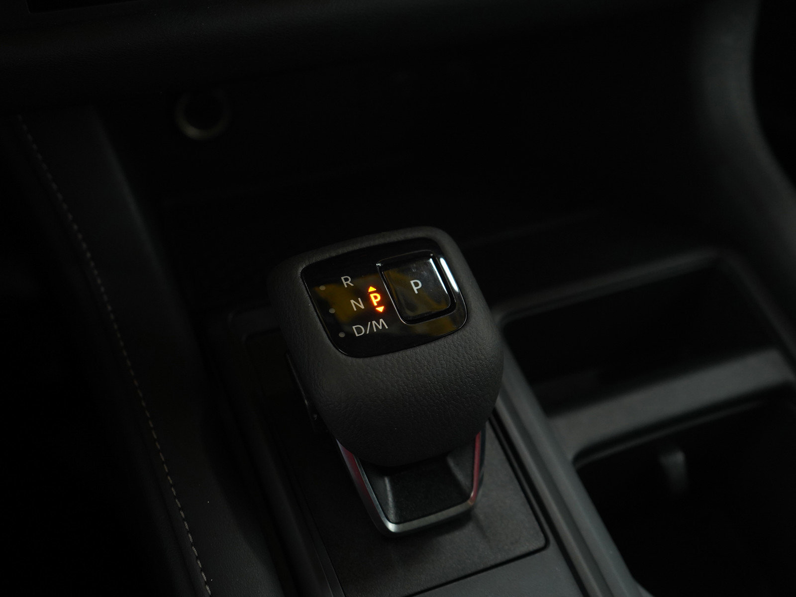 Used 2024 Nissan Pathfinder S image 23