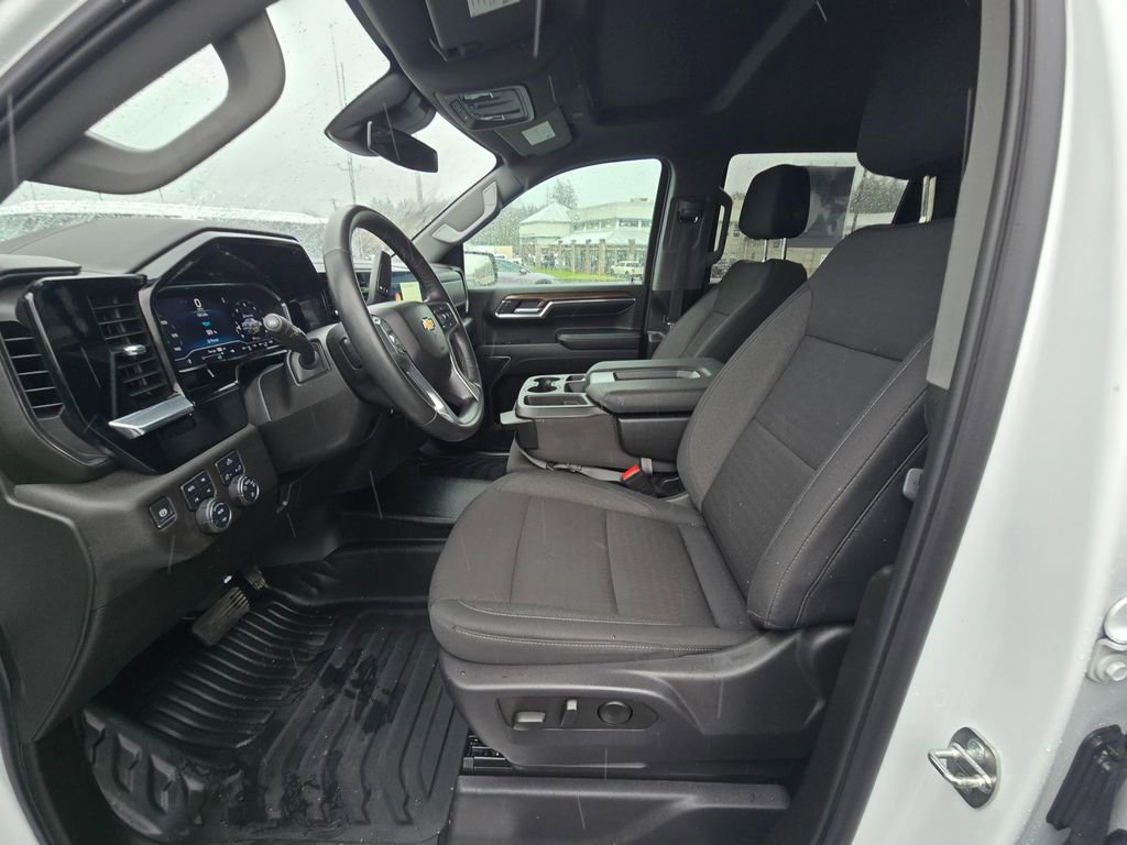 Used 2024 Chevrolet Silverado 1500 LT w/ Z71 Off-Road Package AWD/4WD image 16
