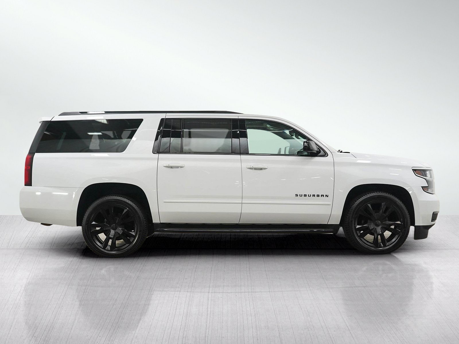 Used 2019 Chevrolet Suburban Premier AWD/4WD image 6