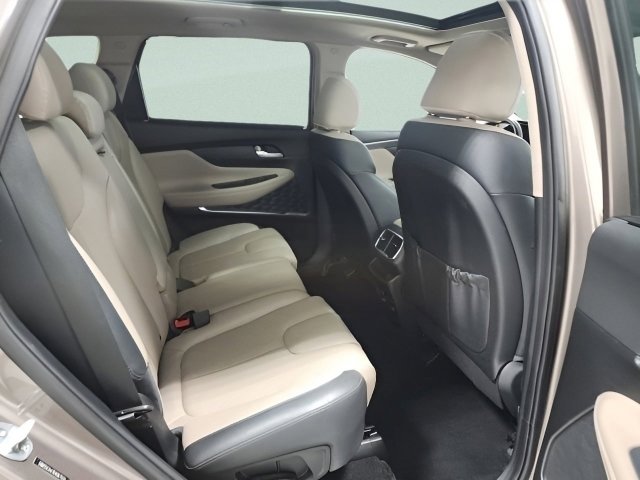 Used 2019 Hyundai Santa Fe Limited AWD/4WD image 18