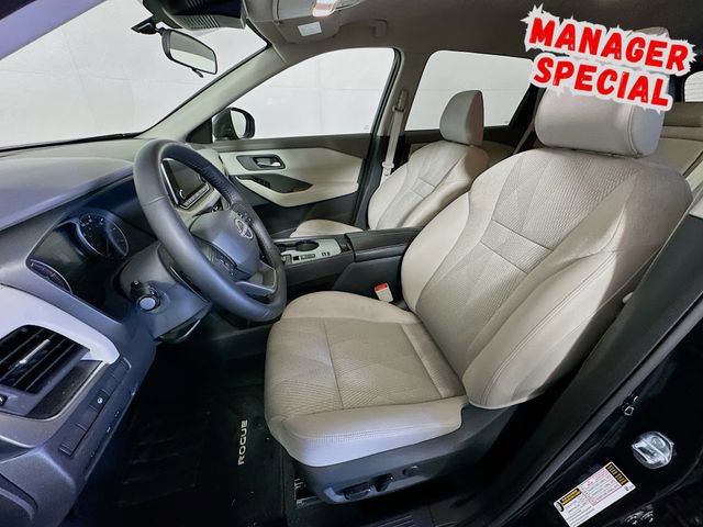 Used 2025 Nissan Rogue SV image 12